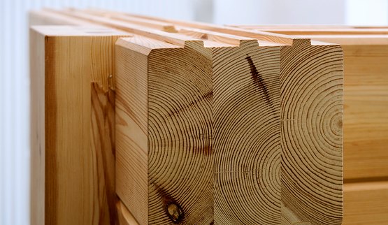 Coupe d’un mur Fullwood monocouche en bois massif